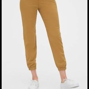Gap girlfriend joggers
